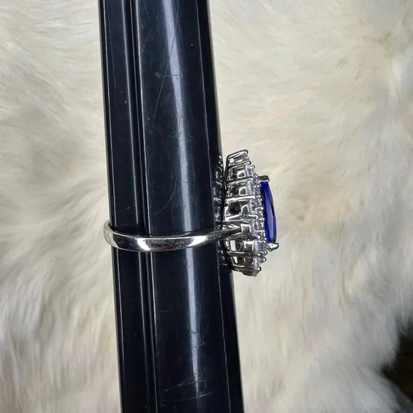 "Stunning Stauer .925 Sterling Silver CZ Sapphire Ring - Size 8" - Picture 4 of 7